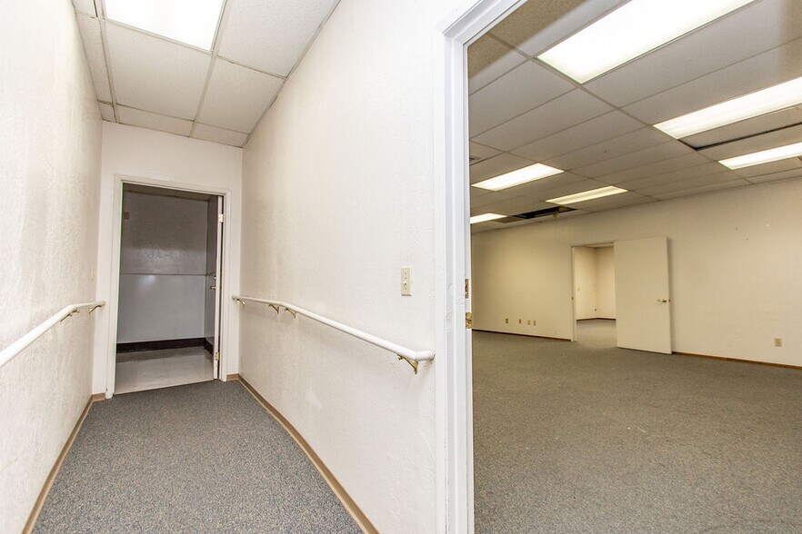 More Photos Of 138 Regis St, Turlock Office For Lease