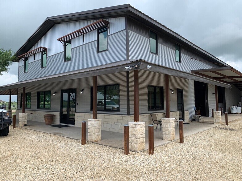 Primary Photo Of 105 McBar Dr, Jarrell Light Distribution For Lease