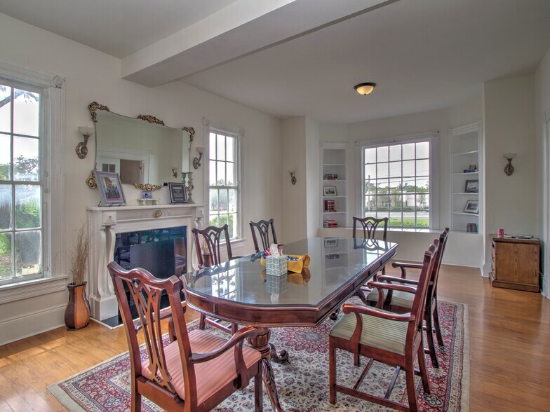 More Photos Of 944 E Silver Springs Blvd, Ocala Office For Sale