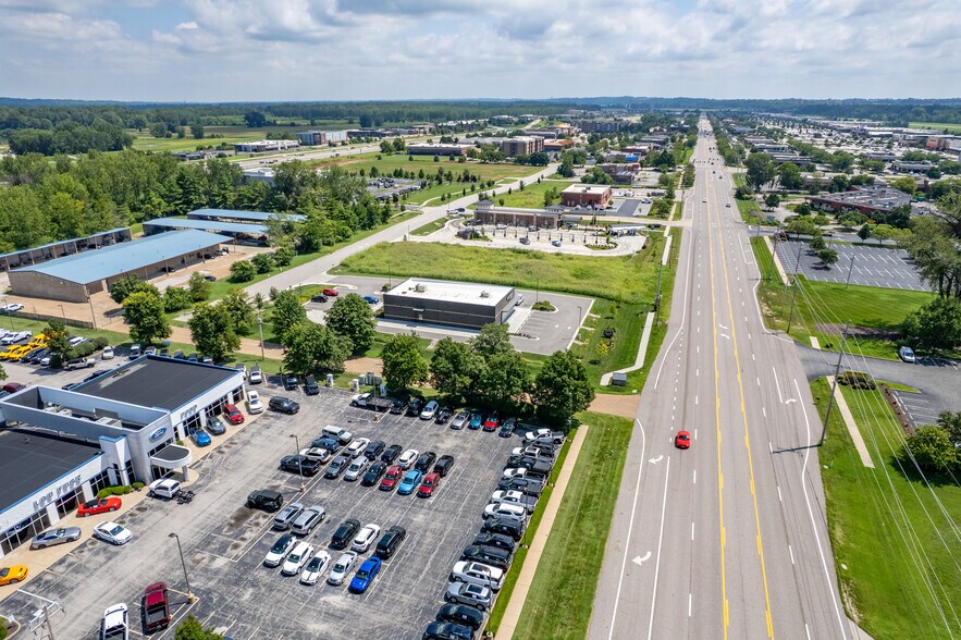 More Photos Of 42 Arnage Dr, Chesterfield Storefront For Sale