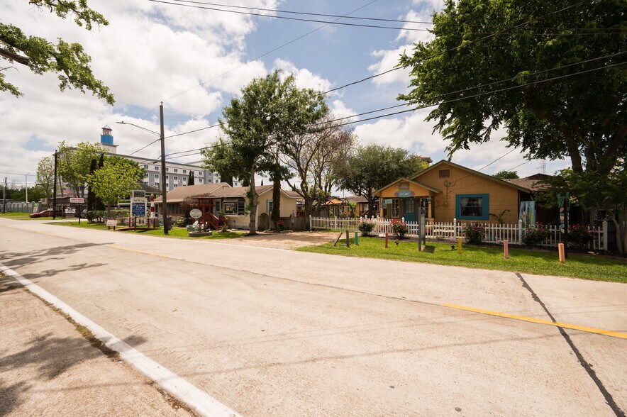 More Photos Of 706 Bradford Ave, Kemah Land For Sale