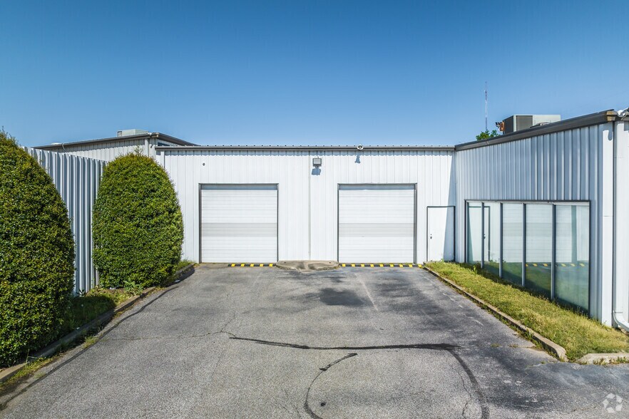 6175 Mt Moriah Road Ext, Memphis, TN 38115 Showroom For Sale