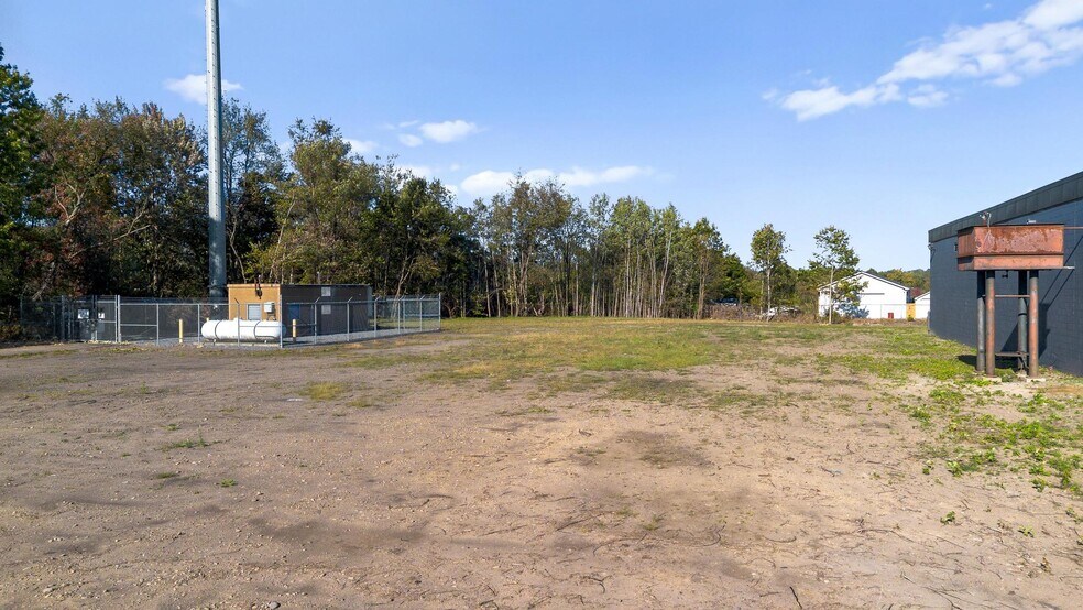 More Photos Of 325 Bridge St, Old Forge Manufacturing For Lease