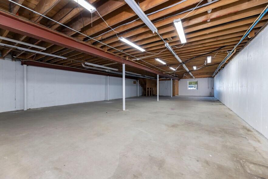 More Photos Of 120 Point Judith Rd, Narragansett Unknown For Lease