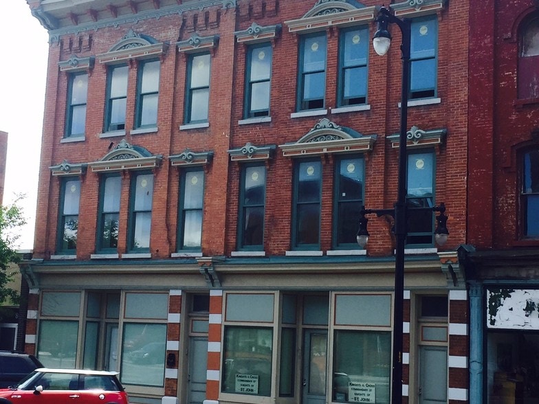 More Photos Of 807-813 N Salina St, Syracuse Storefront Retail Residential For Lease