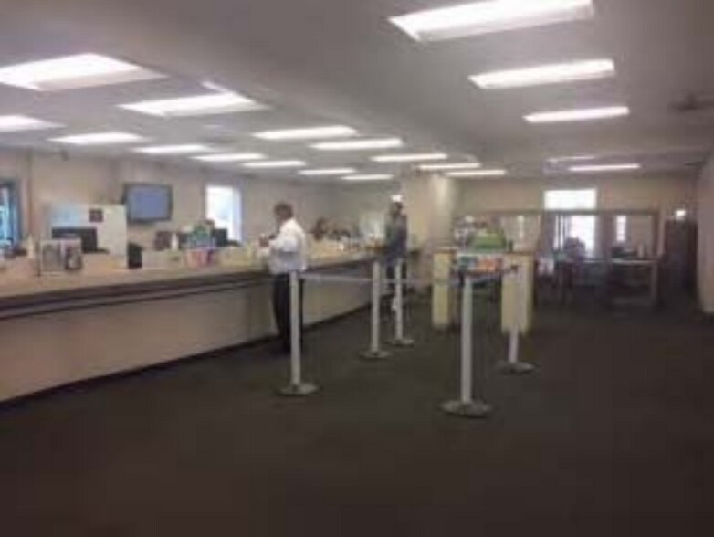 More Photos Of 6912 Madison Ave, Indianapolis General Retail For Sale