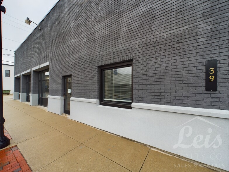 More Photos Of 39 S Center St, Versailles General Retail For Lease