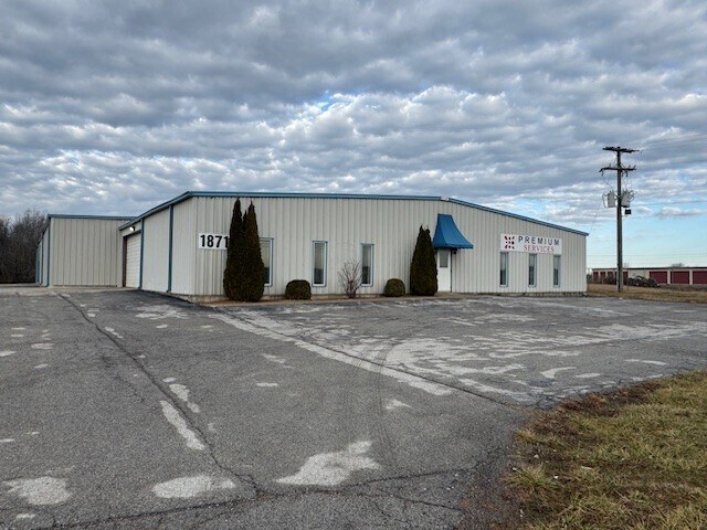 More Photos Of 1871 Industrial Bypass N, Franklin Warehouse For Lease