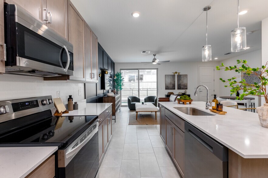 More Photos Of 651 N Ironwood Dr, Apache Junction Apartments For Sale