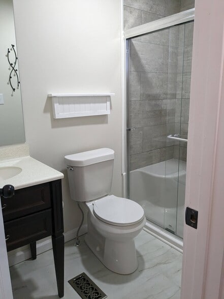 More Photos Of 246 5th St NW, Barberton Apartments For Sale
