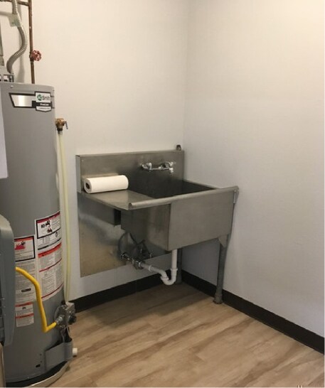 More Photos Of 2006 50th St, Lubbock Flex For Lease