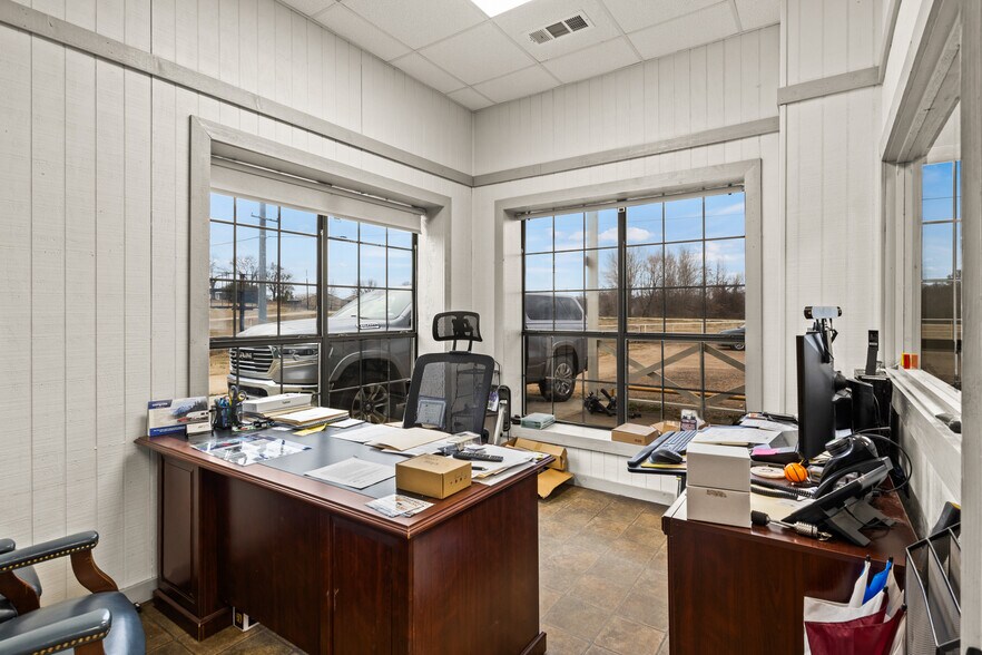 More Photos Of 1242 Loop 179, Pittsburg Specialty For Sale