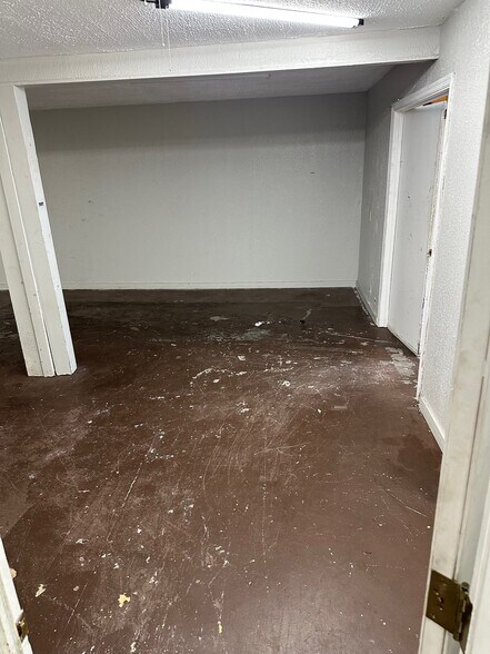 More Photos Of 716 Wesley Ave, Tarpon Springs Warehouse For Lease