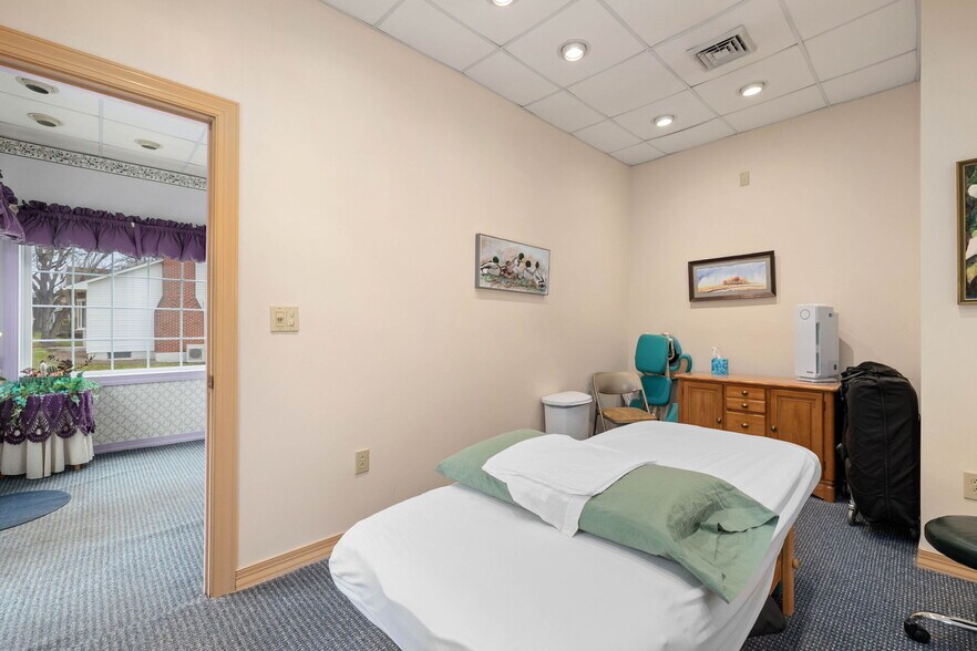 More Photos Of 1002 Bloom Rd, Danville Specialty For Lease