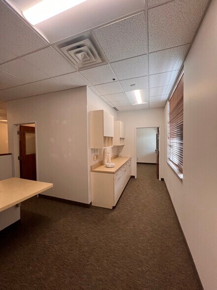 More Photos Of 10901-10909 Excelsior Blvd, Hopkins Office For Lease