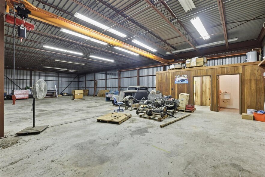 More Photos Of 1020 Wilfred Dr, Orlando Industrial For Sale