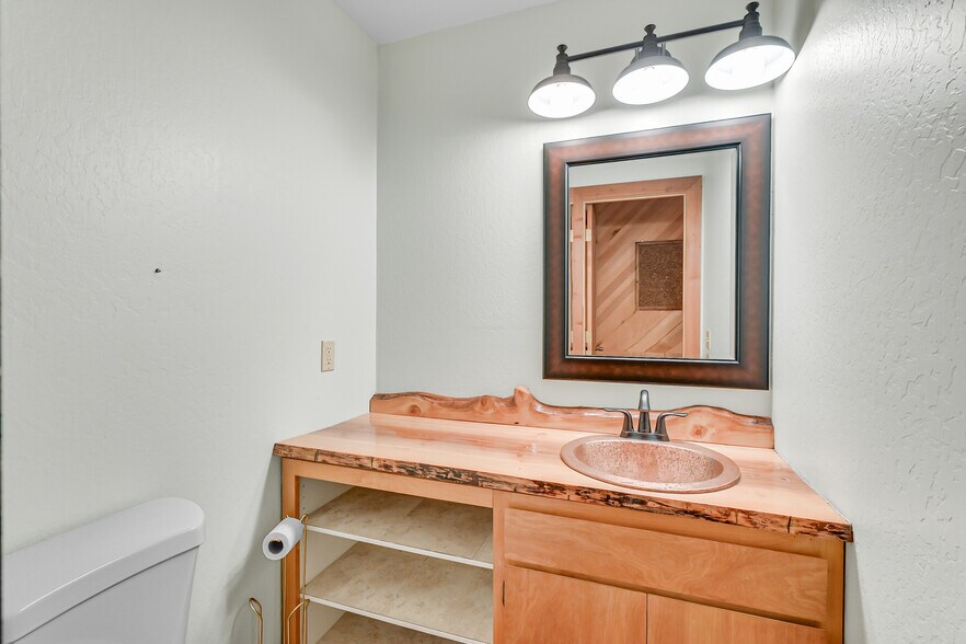 More Photos Of 874 Henry St, Arnold Office For Sale