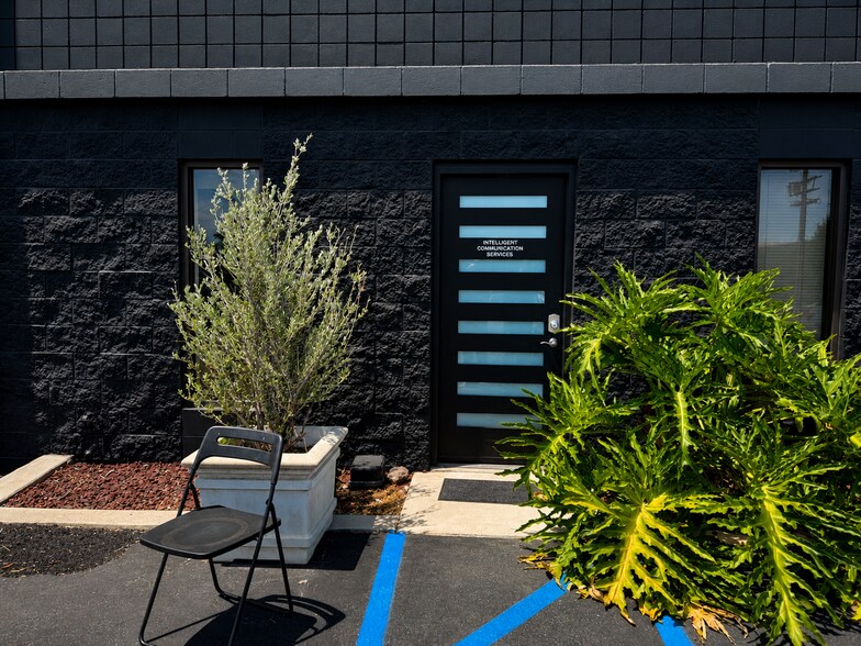 More Photos Of 6633 Valjean Ave, Van Nuys Coworking Space