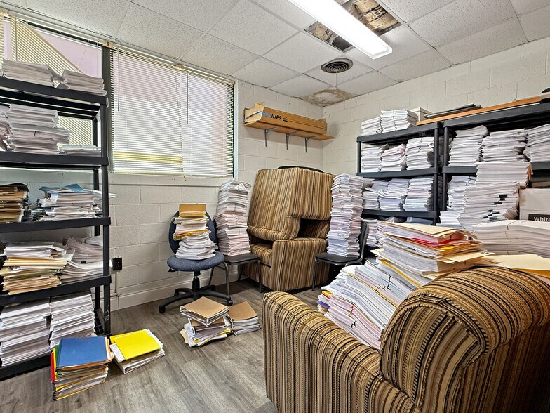 More Photos Of 109 W Atlantic St, South Hill Storefront Retail Office For Sale
