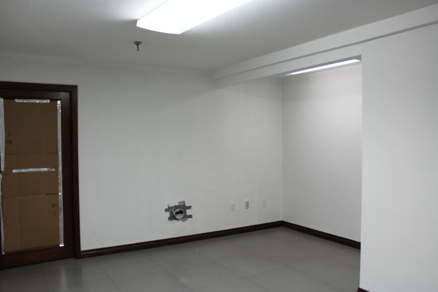 More Photos Of 1970 NW 70th Ave, Miami Warehouse For Lease