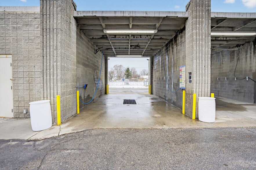 More Photos Of 3269 Richfield Rd, Flint Carwash For Sale