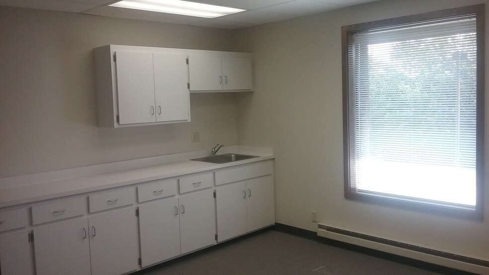 More Photos Of 20700 Watertown Rd, Waukesha Unknown For Lease