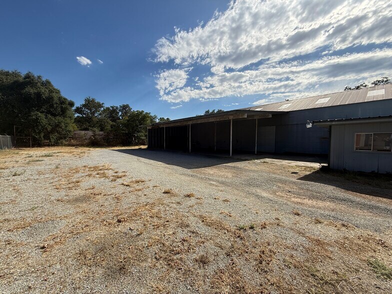 More Photos Of 2651 Henderson, Redding Warehouse For Sale