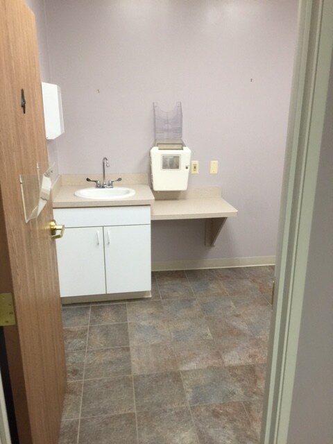 More Photos Of 27500 Hoover Rd, Warren Medical For Lease
