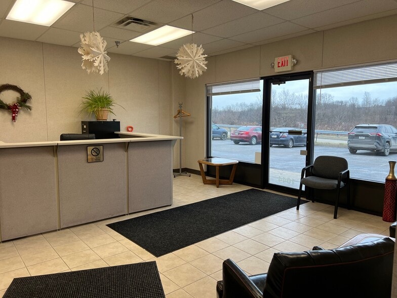 More Photos Of 1036-1062 Corporate Ln, Export Storefront Retail Office For Lease