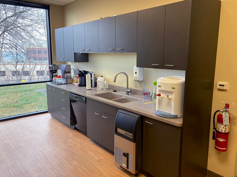 More Photos Of 2810 City View Dr, Madison Office For Sale