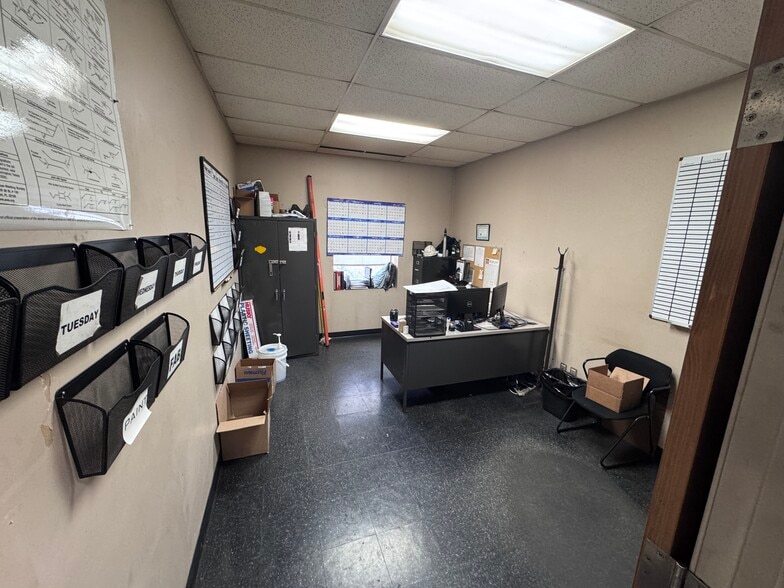 More Photos Of 3345 Fort Harrison Rd, Terre Haute Warehouse For Sale