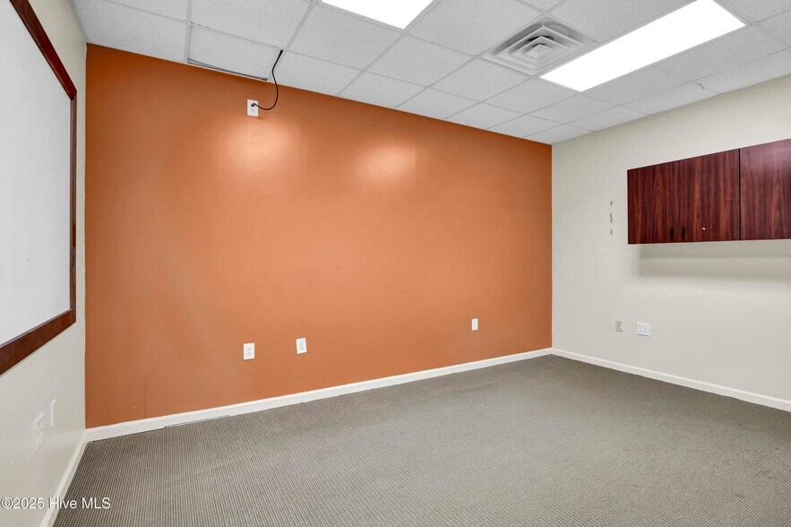 More Photos Of 2105 Capital Dr, Wilmington Warehouse For Lease