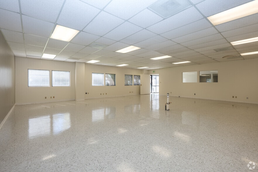 More Photos Of 2700 Yale Blvd SE, Albuquerque Office For Lease