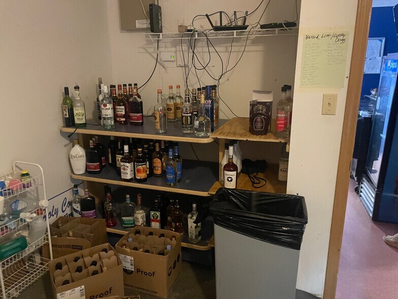 More Photos Of 401 N Limit St, Lincoln Freestanding For Sale