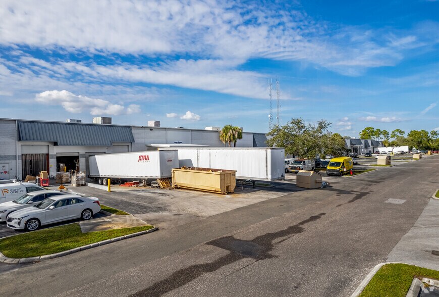 More Photos Of 1551 102nd Ave N, Saint Petersburg Manufacturing For Lease