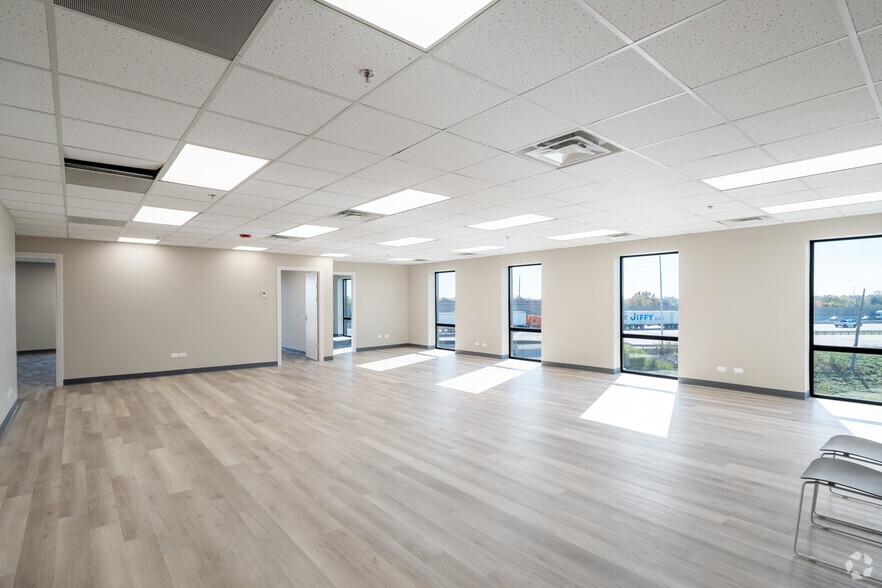 More Photos Of 9950 Lawrence Ave, Schiller Park Unknown For Lease