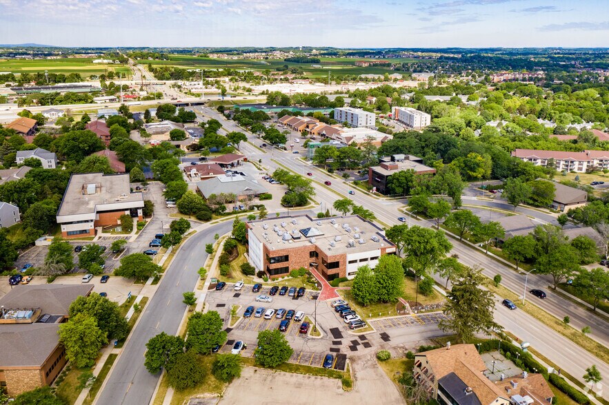 More Photos Of 7617 Mineral Point Rd, Madison Office For Lease