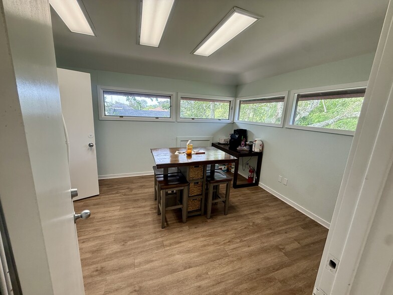 More Photos Of 1411 S 14th St, Fernandina Beach Office For Lease