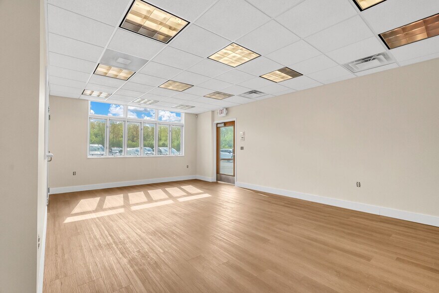 More Photos Of 19725 Allen Rd, Brownstown Twp Medical For Lease