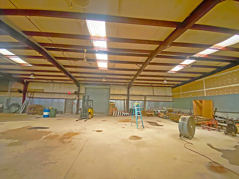 More Photos Of 1247 Belgrove Dr, Bellefontaine Neighbors Warehouse For Lease