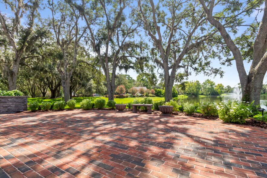 More Photos Of 8709 Hunters Green Dr, Tampa Office For Lease