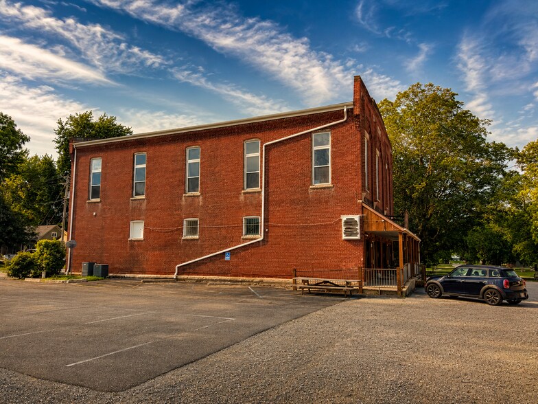 More Photos Of 6943 Monroe, Stockwell Convenience Store For Sale