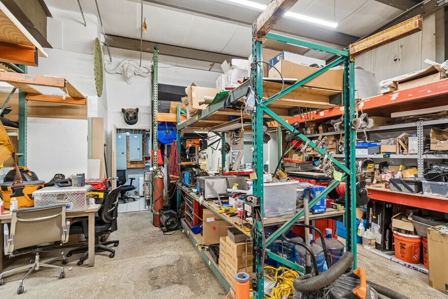 More Photos Of 4633 N 28th St, Saint Petersburg Warehouse For Sale