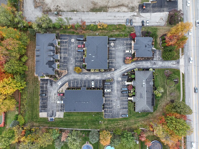 More Photos Of 8050 Corporate Cir, North Royalton Office For Lease