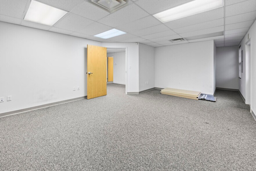 More Photos Of 314 Chris Gaupp Dr, Galloway Medical For Lease