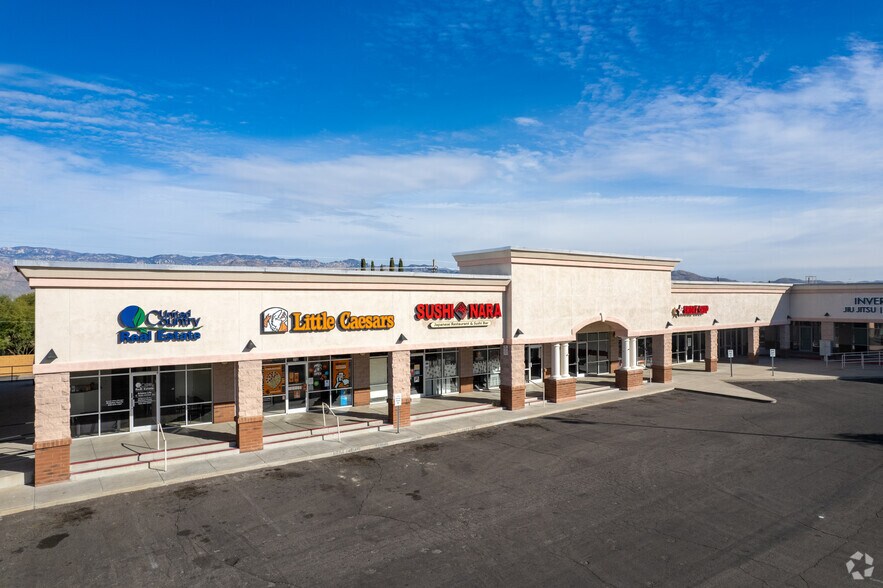 More Photos Of 64 N Harrison Rd, Tucson Storefront For Lease