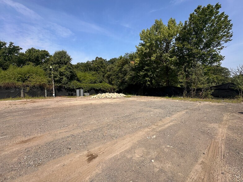 More Photos Of 6924 Fort Smallwood Rd, Baltimore Land For Lease
