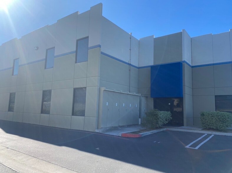 More Photos Of 1341 Distribution Way, Vista Distribution For Lease