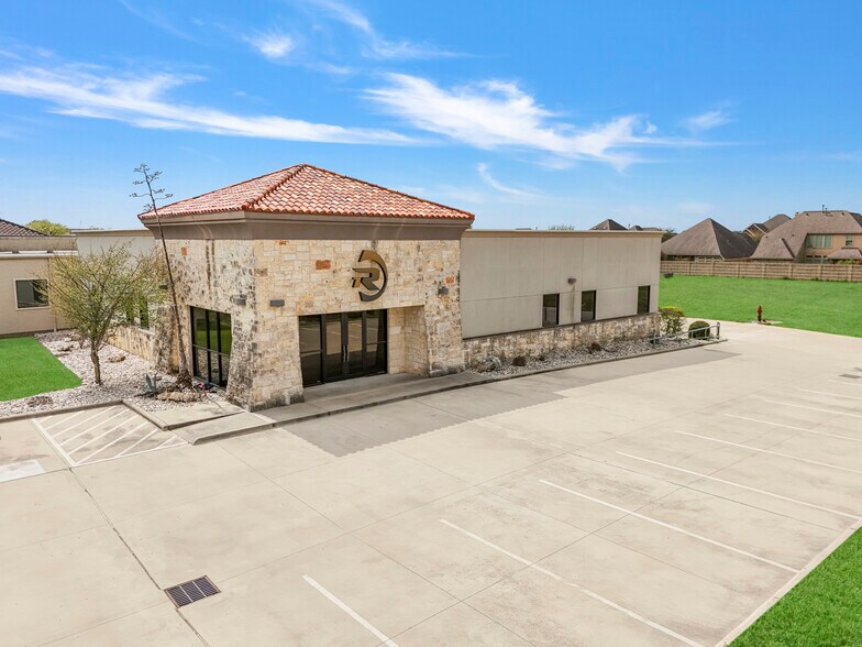 More Photos Of 15010 Lakefair Dr, Richmond Medical For Lease