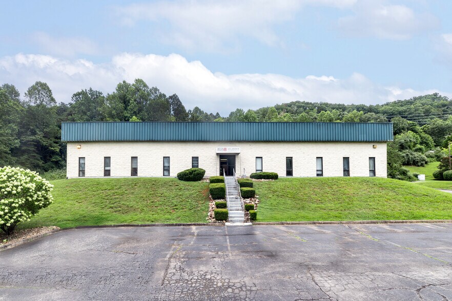 More Photos Of 1003 Clarence Larson Dr, Oak Ridge Warehouse For Sale